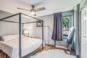 Entire home minutes from 3 lakes and a river!
